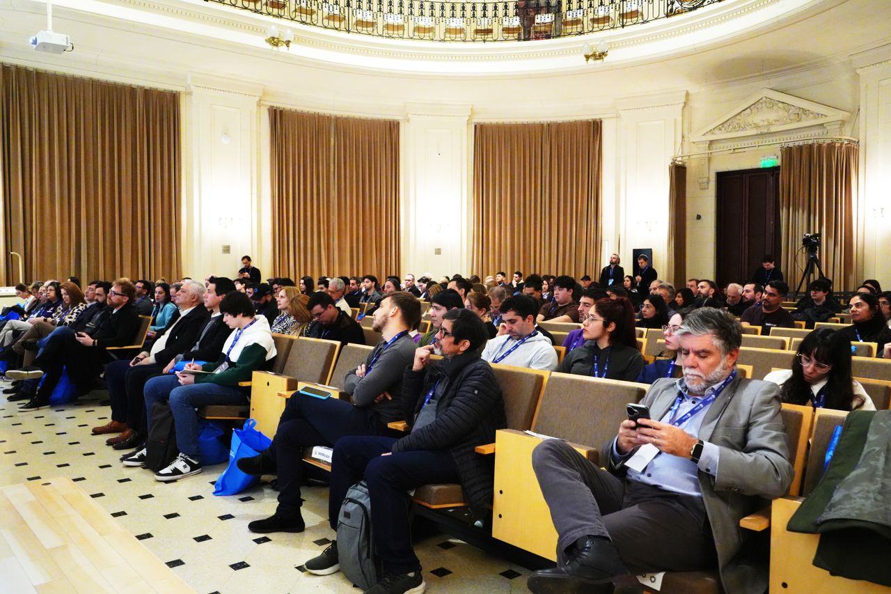 Audience during the main stage sessions, 2025